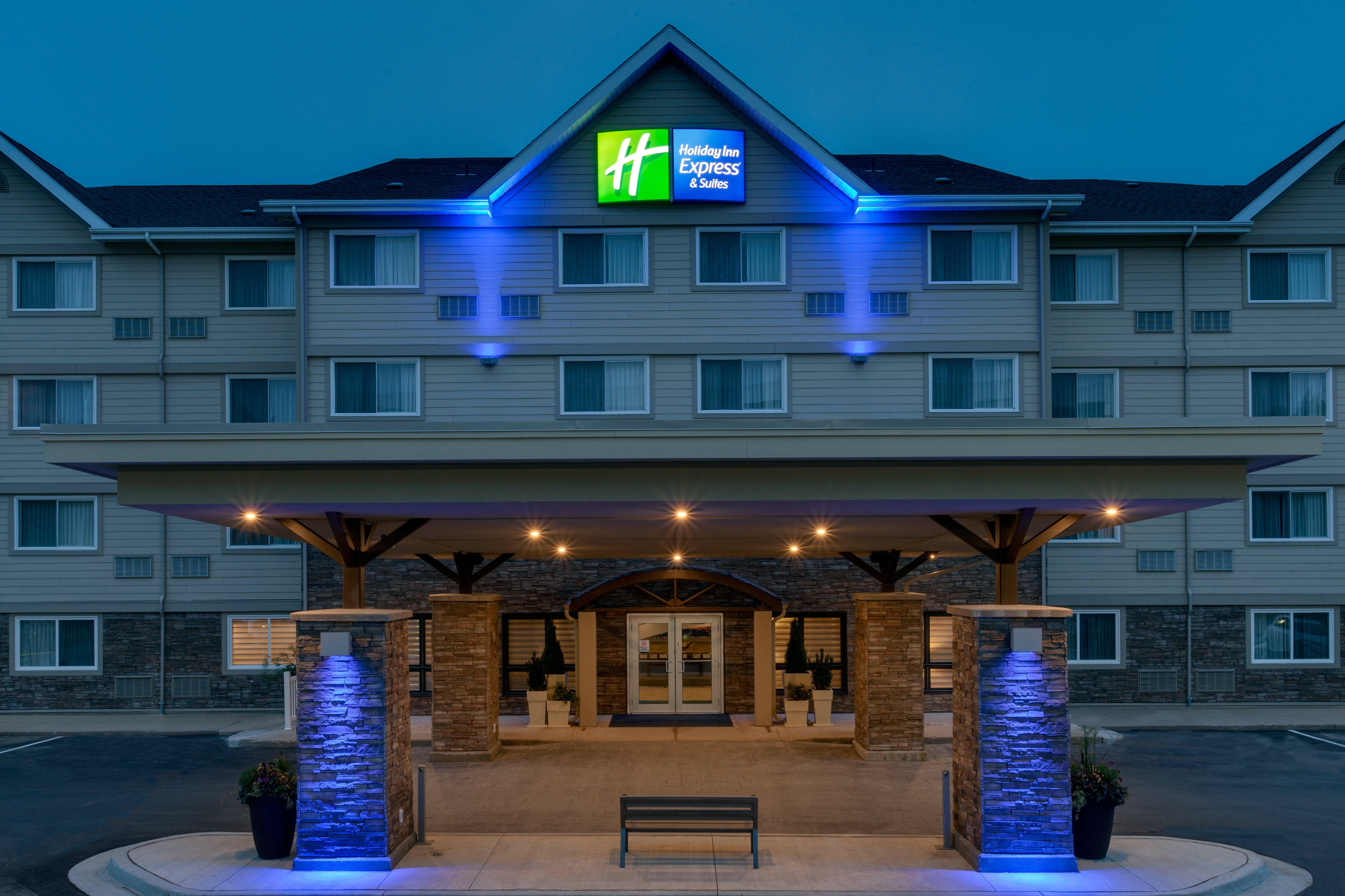 Holiday Inn Express Hotel & Suites Uptown Fredericton By Ihg Exterior photo
